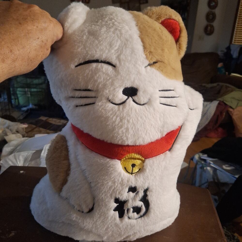Oeko Tex 18” Lucky cat Stuff Animal Pillow. Super Soft.